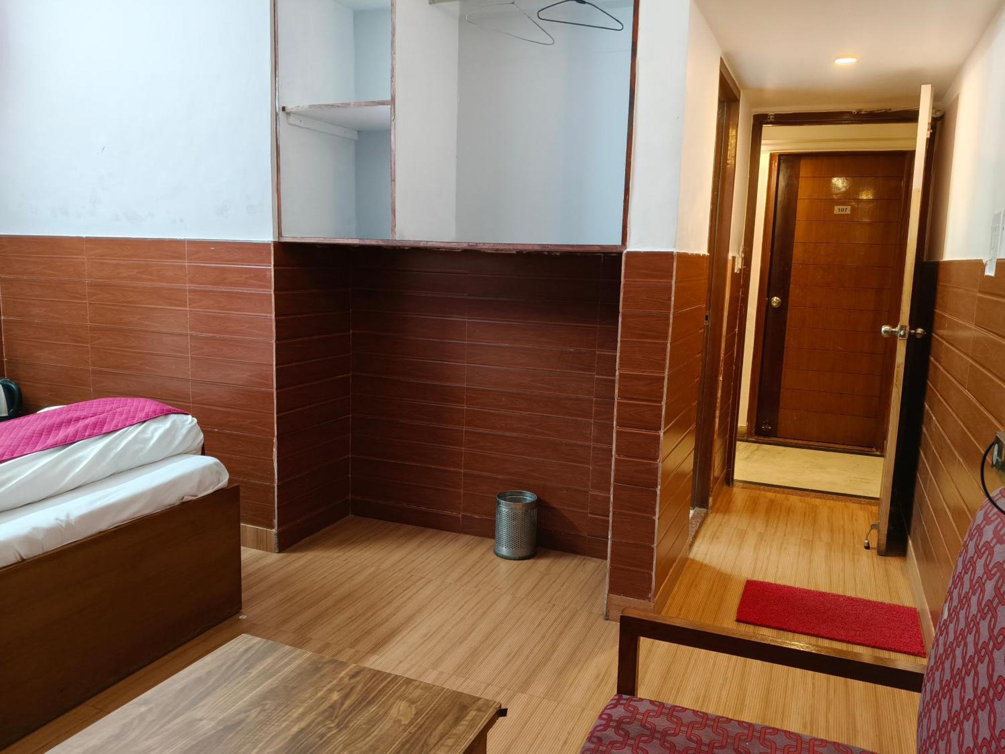 Hotel Kailash Residency Dehradun Exteriör bild