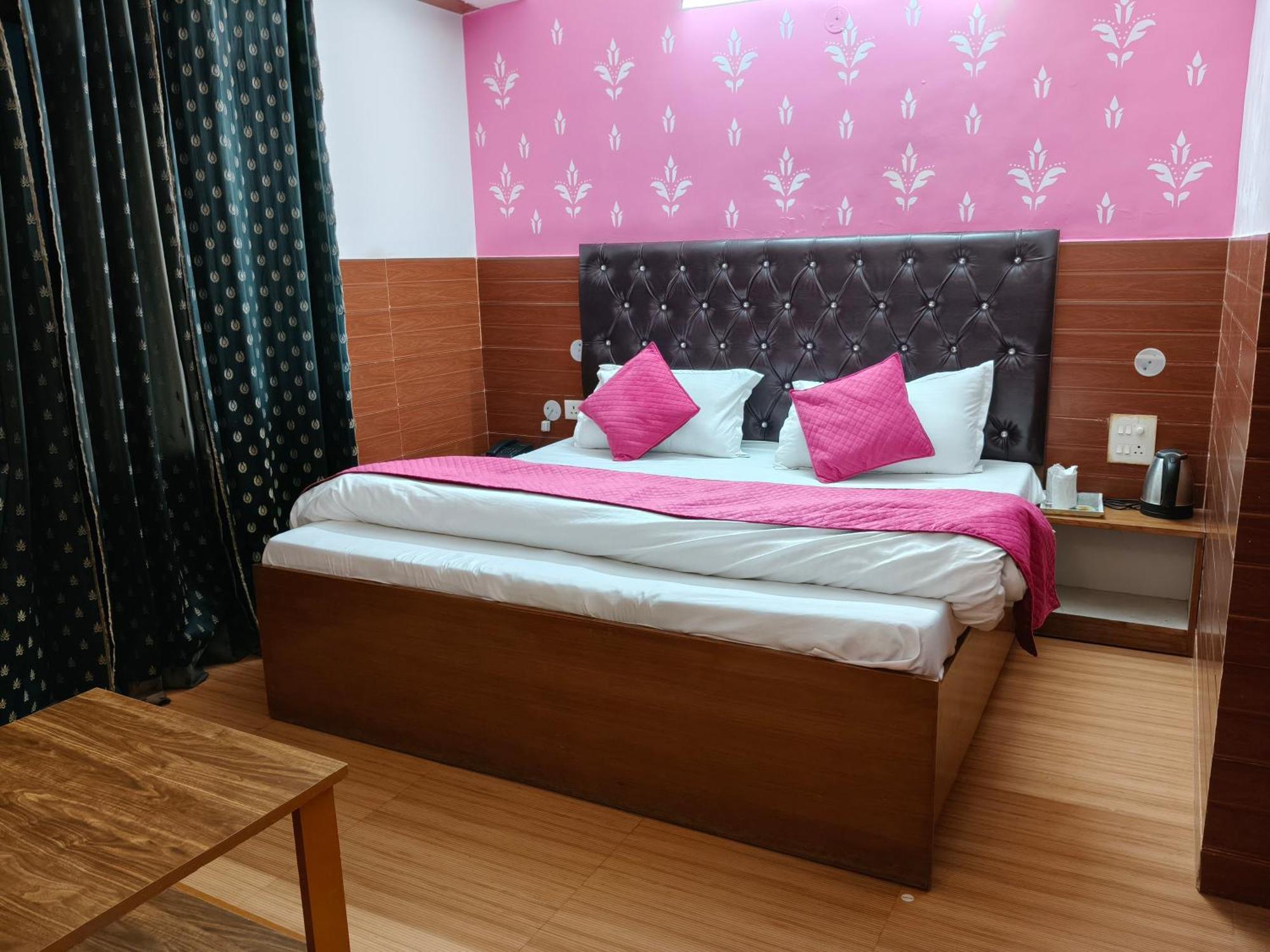 Hotel Kailash Residency Dehradun Exteriör bild